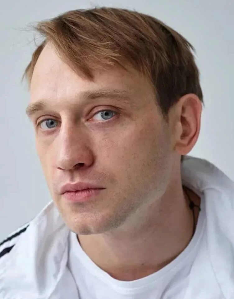 Актер тройник биография и личная жизнь Михаил Тройник Мувилиб