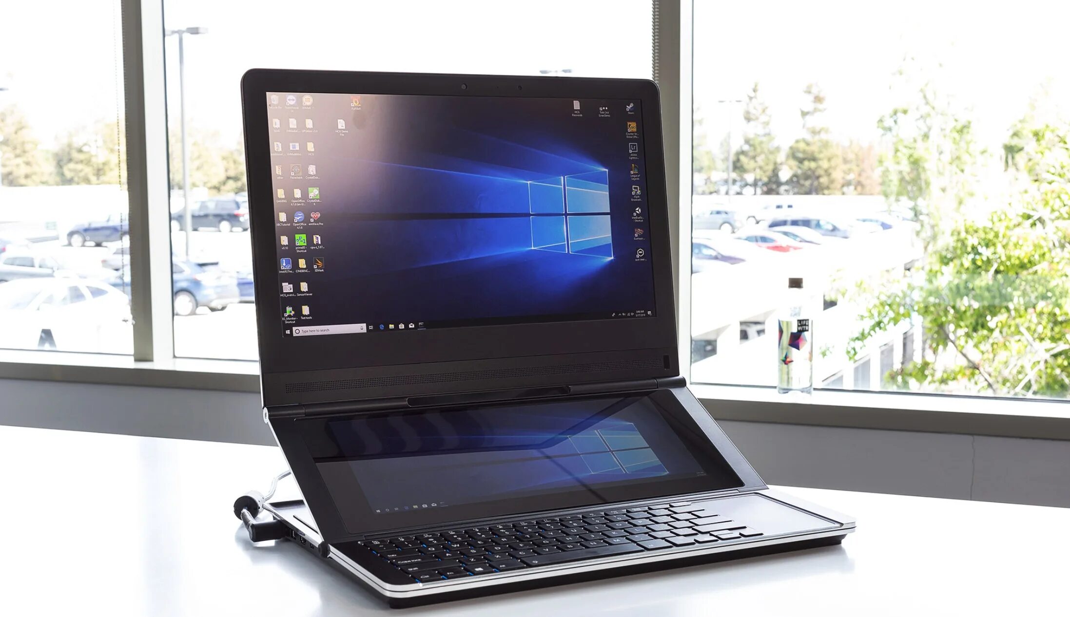Установить второй ноутбук. Асус с 2 экранами ноутбук. Intel Honeycomb Glacier. Ноутбуки с двумя экранами Интел. Ноутбук Интел 9 трансформер.