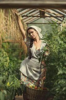 Женщины летом в деревне
