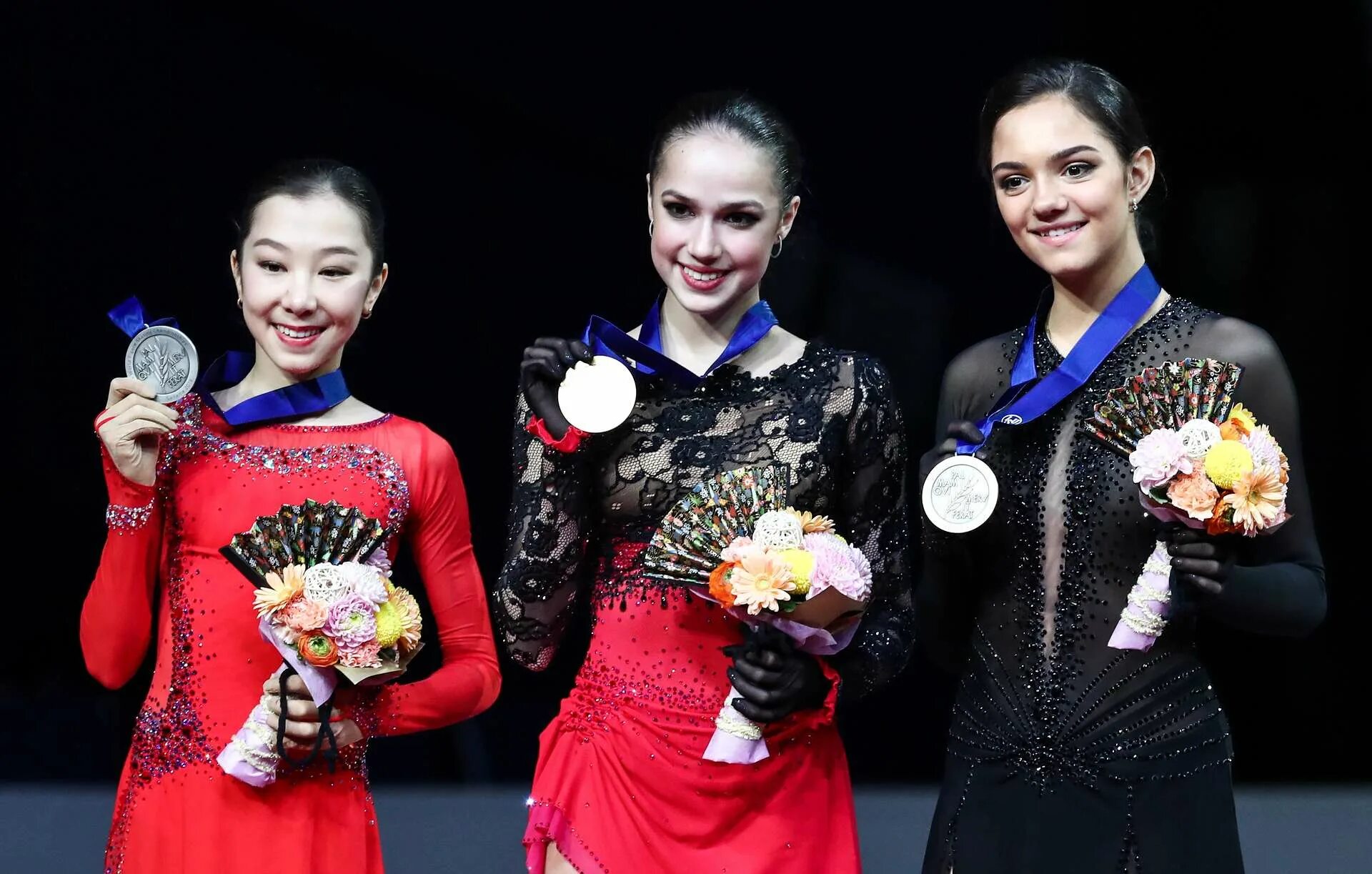Американские фигуристки. Чемпионат европы 2019 по фигурному катанию женщины награждение. Мэрайя белл 2022. Фигурное катание фото. Фигурное катание валиева.
