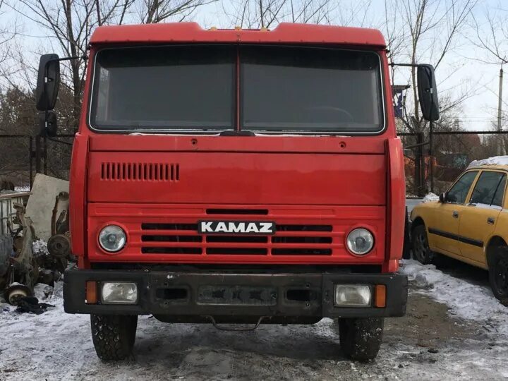 Купить камаз в амурской. КАМАЗ 54105. КАМАЗ В Амурской области. КАМАЗ 54105 тягач бампер спойлер. На КАМАЗ 54105 В Иркутске.