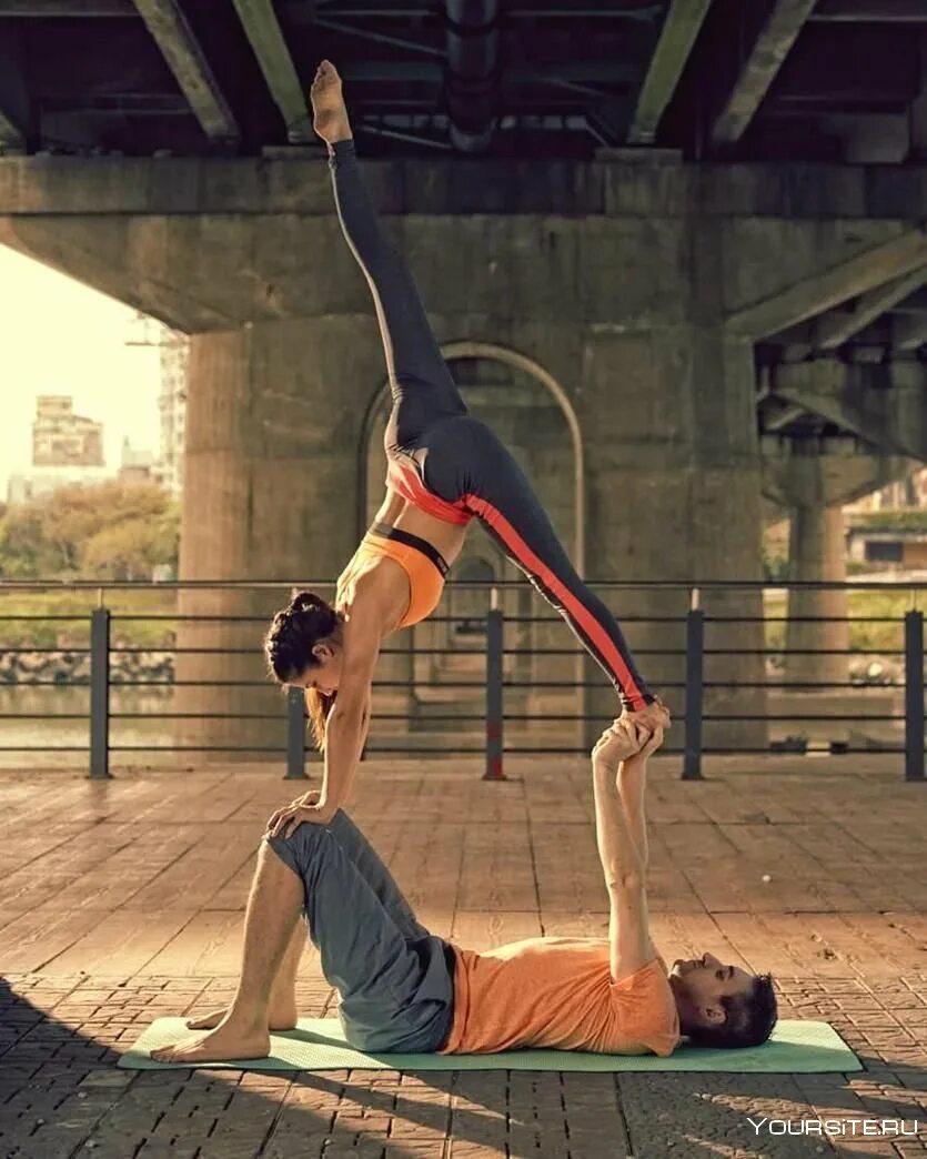 Профессиональная гимнастика. Лёгкие акробатические движения. Акробатические трюки для детей. Паршва бакасана. Ivan bobchinskij.