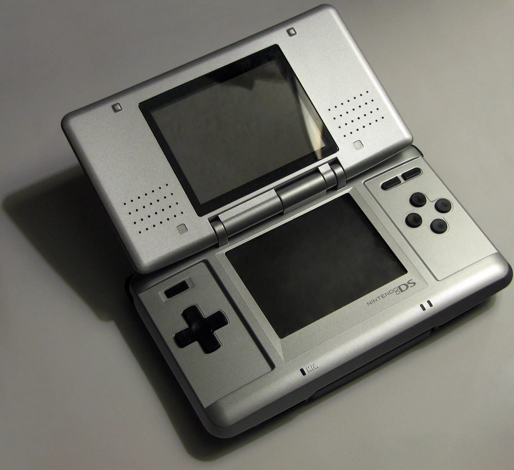 Nintendo ds обзоры. Нинтендо ДНС. Нинтендо DS. Приставка Nintendo DS Lite. Консоли Nintendo DS.