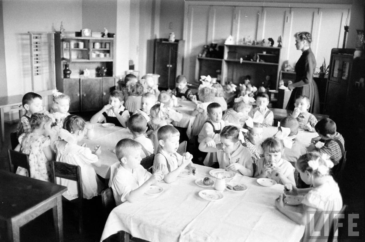 пионеры 20 века. ссср детство школа. послевоенное детство. дети послевоенного времени. солодовников алексей павлович.