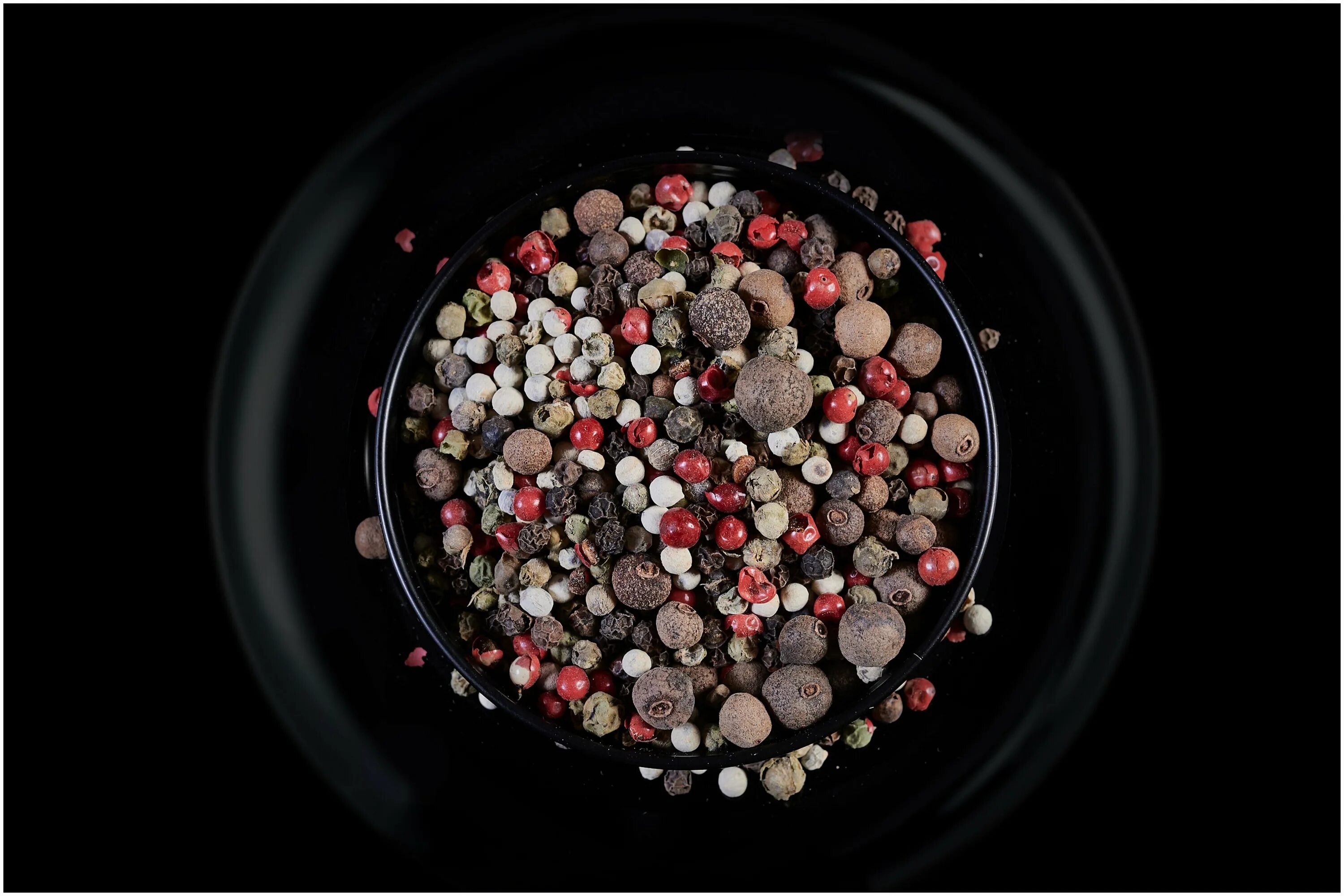 смесь 4 перцев горошком