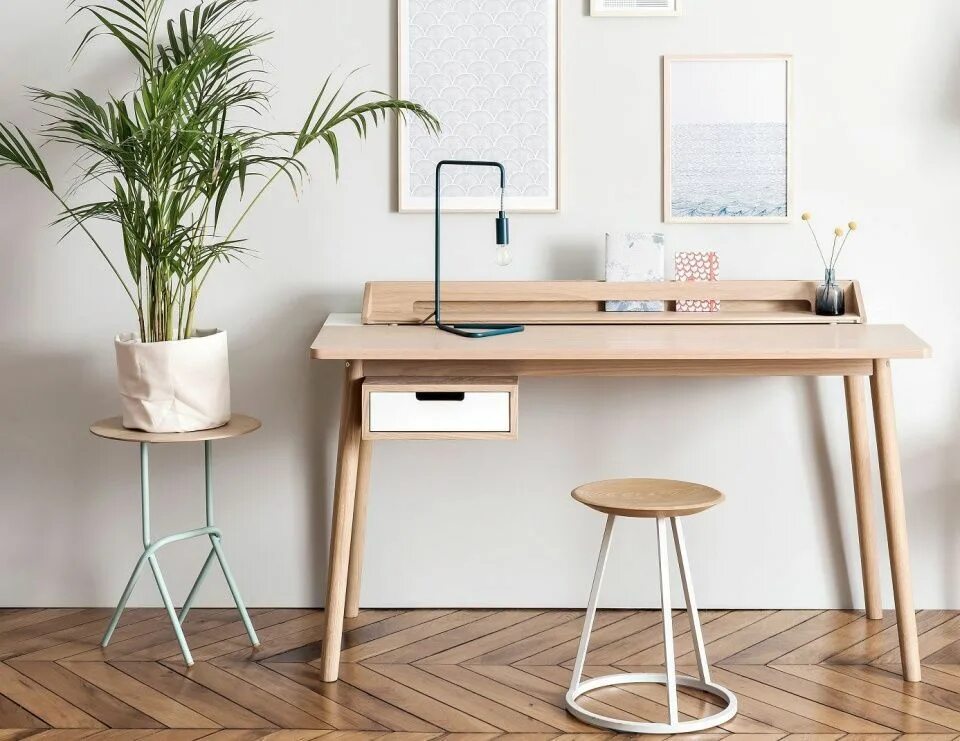 Умные столы со встроенной электроникой. Those desks. Самодельный офис. Мебель в колониальном стиле. Стол письменный.