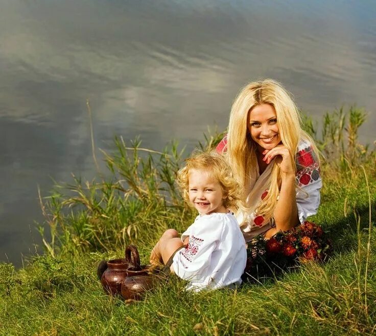 Славянские дети. Детская фотосессия в русском стиле летом. Счастливые славянские дети. Руса дети. Славянский мальчик.