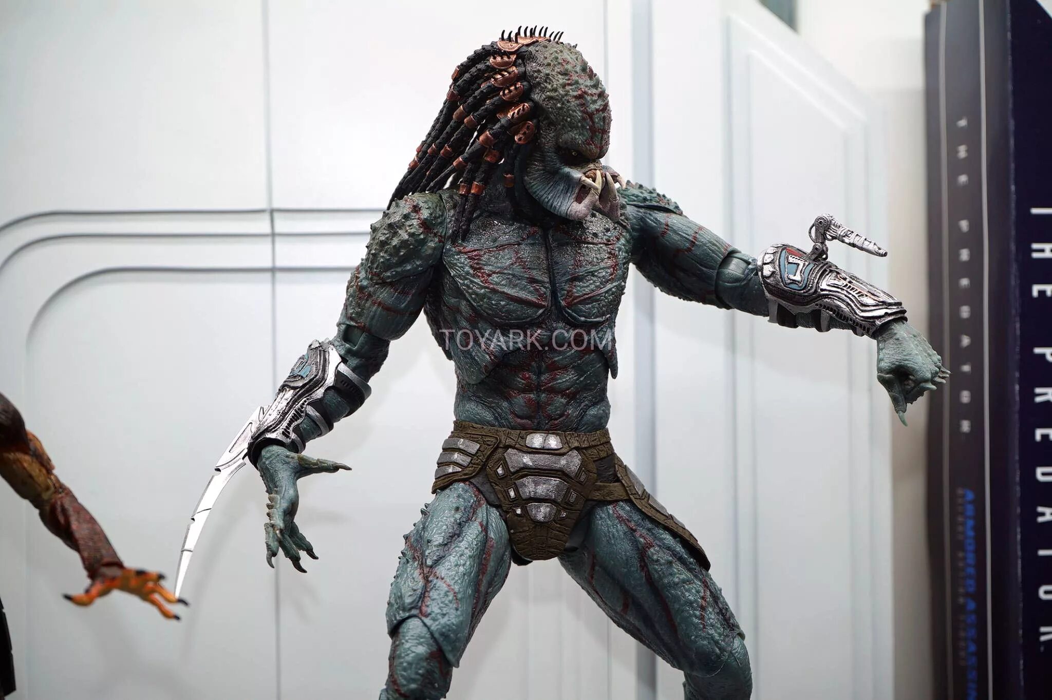 NECA Predator 2022. NECA Predator years 2022. Хищник против 2018