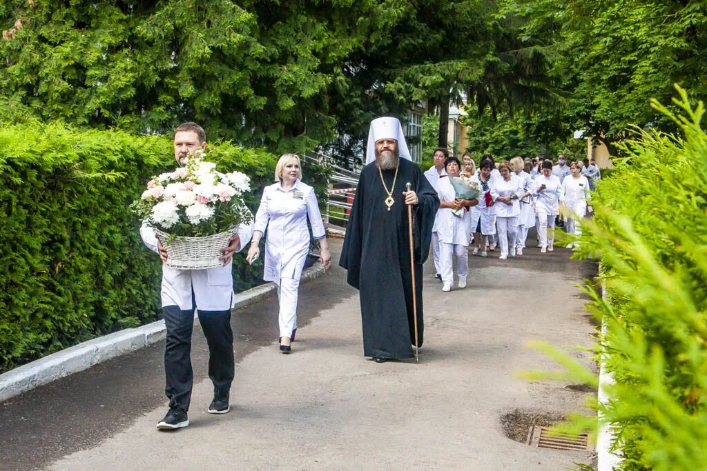 Сайт архиепископа луки тамбов. Больница архиепископа Луки Тамбов. Врач 2 больницы имени архиепископа Луки Тамбов. Г.Тамбов ТОГБУЗ ГКБ №2 архиепископа Луки. Дом напротив больницы архиепископа Луки в Тамбове.