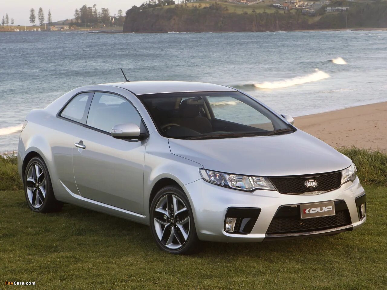 Купить б/у Kia Cerato II Koup 2.0 AT (150 л.с.) бензин автомат в Жуковском: сини