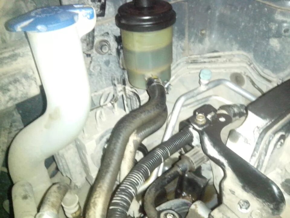 Гур туксон. Жидкость гур tucson 2008. жидкость гур туссан 2008. hyundai tucson 2008 дизель гур. hyundai tucson 2008 года уровень жидкости гидроусилителя.