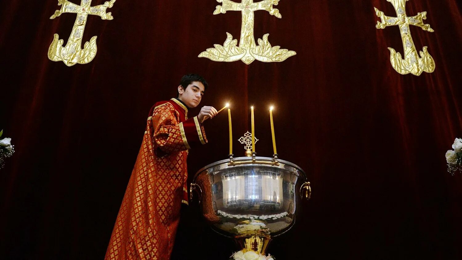 Цахказард вербное воскресенье. Вербное воскресенье в иерусалиме армянская церковь. Пост в армянской церкви. Апостольская церковь армении. Армяно-григорианская церковь католикос.