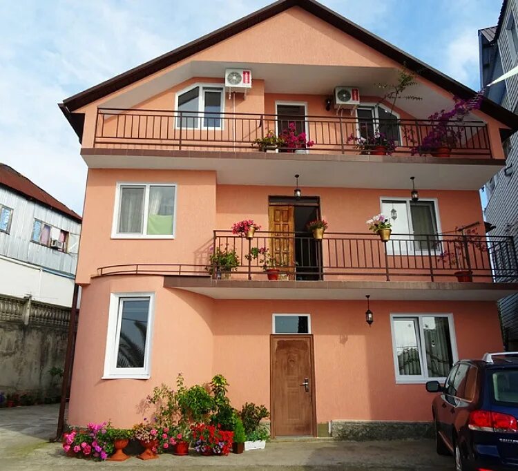 олимпия адлер лескова 28. адлер коттеджи. недвижимость адлер дом. гостевой дом династия адлер. адлер улица лескова.