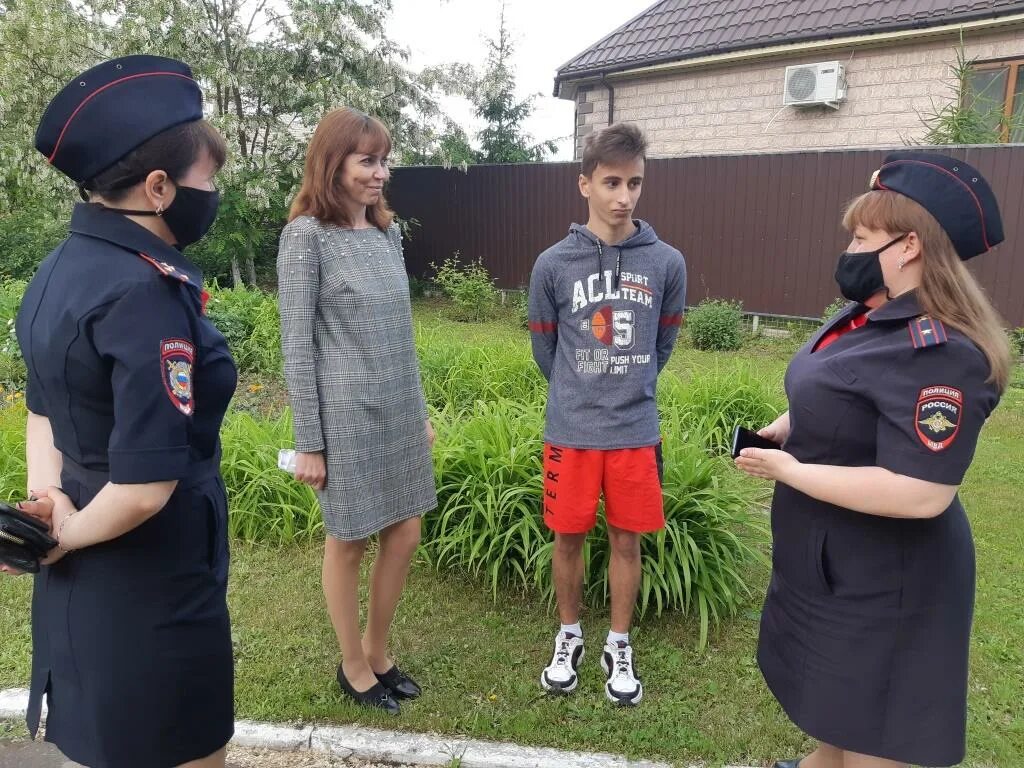 Отдел по делам несовершеннолетних мвд россии. Форма инспектора по делам несовершеннолетних. Отдел по делам несовершеннолетних мвд россии. Сотрудник по делам несовершеннолетних. Инспектор пдн.