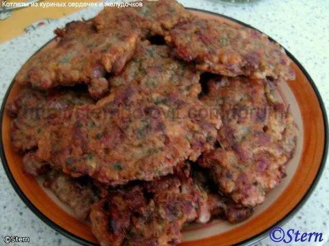 котлеты из желудков куриных пошаговый. куриные котлеты. катлеты из куртных потрашков. гречка с котлетой. котлеты из желудков куриных пошаговый.
