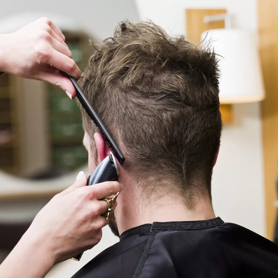 машинка для стрижки. окантовка мужской стрижки машинкой. стрижка холоп машинкой. как сделать стрижку машинкой для волос. прическа машинкой.