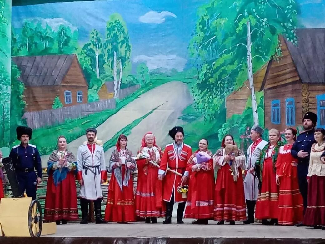 Ехали казаки гуркотив их трактор. Казацкая заря. Ехали казаки гуркотив их трактор. Ехали казаки к шаханов ансамбль. Ансамбль сакма санкт-петербург.