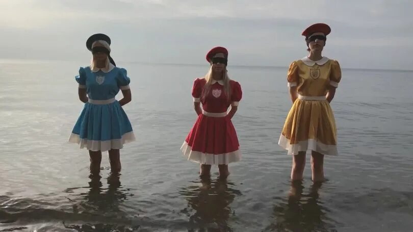 Мумий тролль море гудбай mp3. Мумий тролль с чистого листа. мумий тролль ой. мумий тролль море клип. мумий тролль костюмы с клипы.