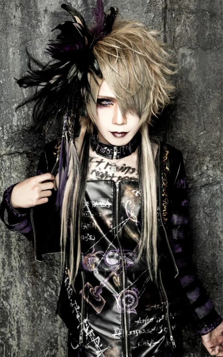 Visual kei style. Японский стиль вижуал кей. японские субкультуры вижуал кей. visual kei субкультура. вижуал-кей-рок.