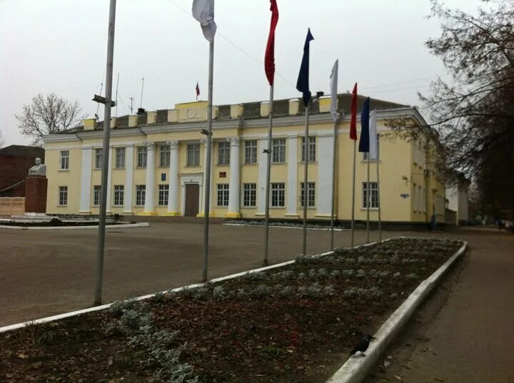 Погода в комсомольске ивановской. Администрация города Комсомольска Ивановской. Комсомольское городское поселение Ивановской области. Комсомольск Ивановская область администрация. Администрация Ивановского муниципального района здание.