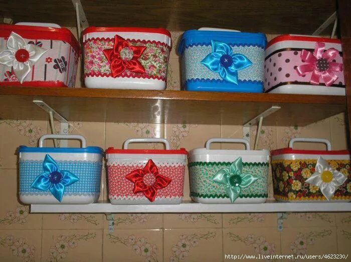 что можно сделать из пластиковых коробок. пластиковый ящик декорируем. коробочка из пластиковой бутылки для подарка. из пластмассовых ящиков. пластиковый ящик декорируем.