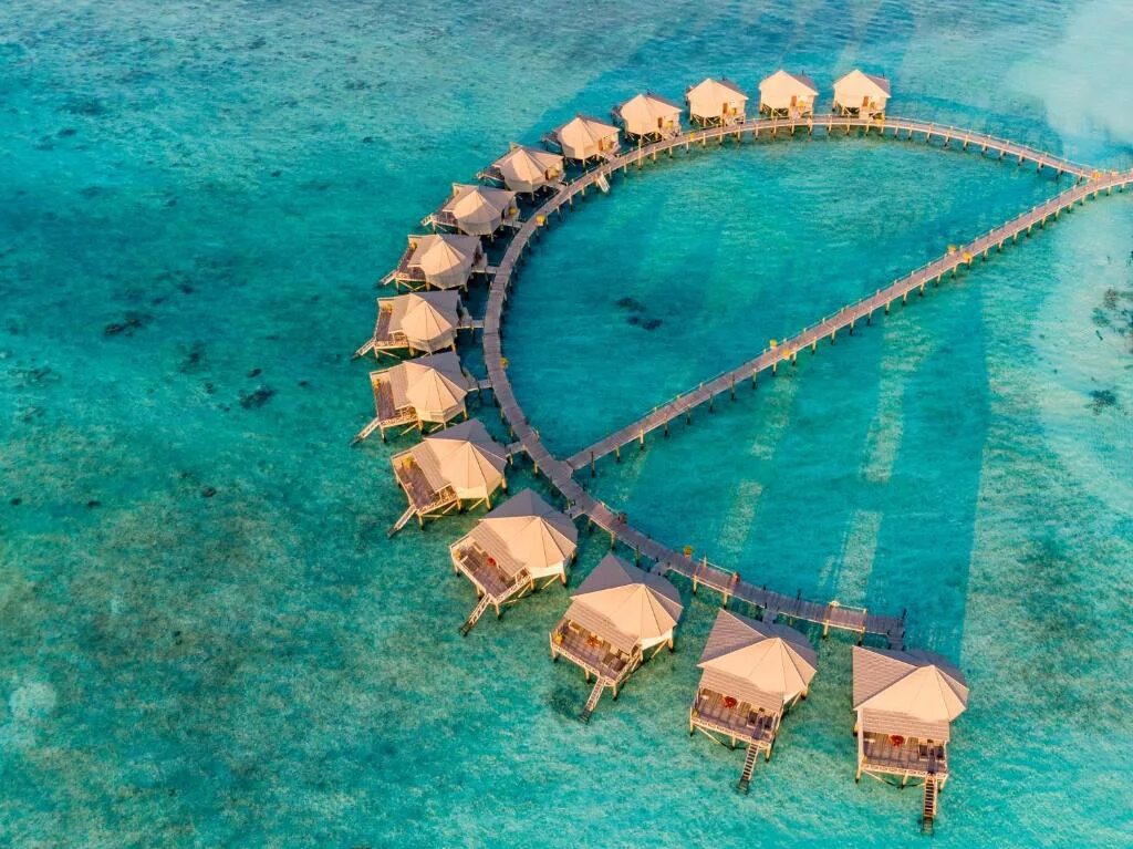 Туры на мальдивы из москвы с авиаперелетом. Komandoo island resort. komandoo island resort 4*. эмеральд мальдивы. командоо мальдивы.