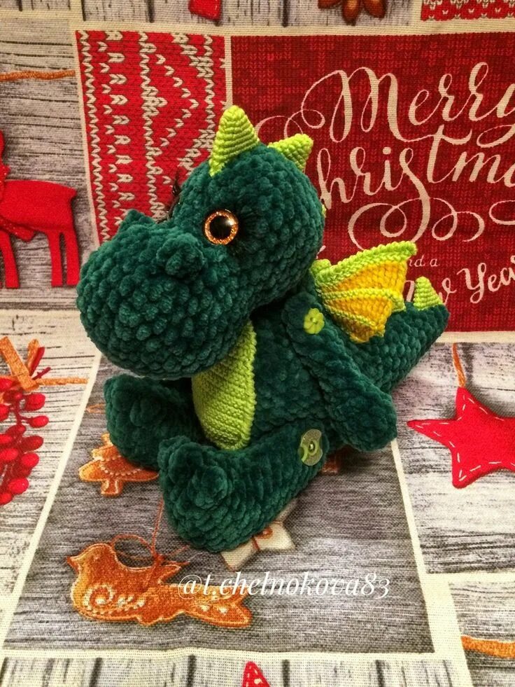 Вязаные символы года. Амигуруми дракоша. вязаные игрушки крючком дракоша. вязаный дракоша амигуруми. дракончик вязаная игрушка.