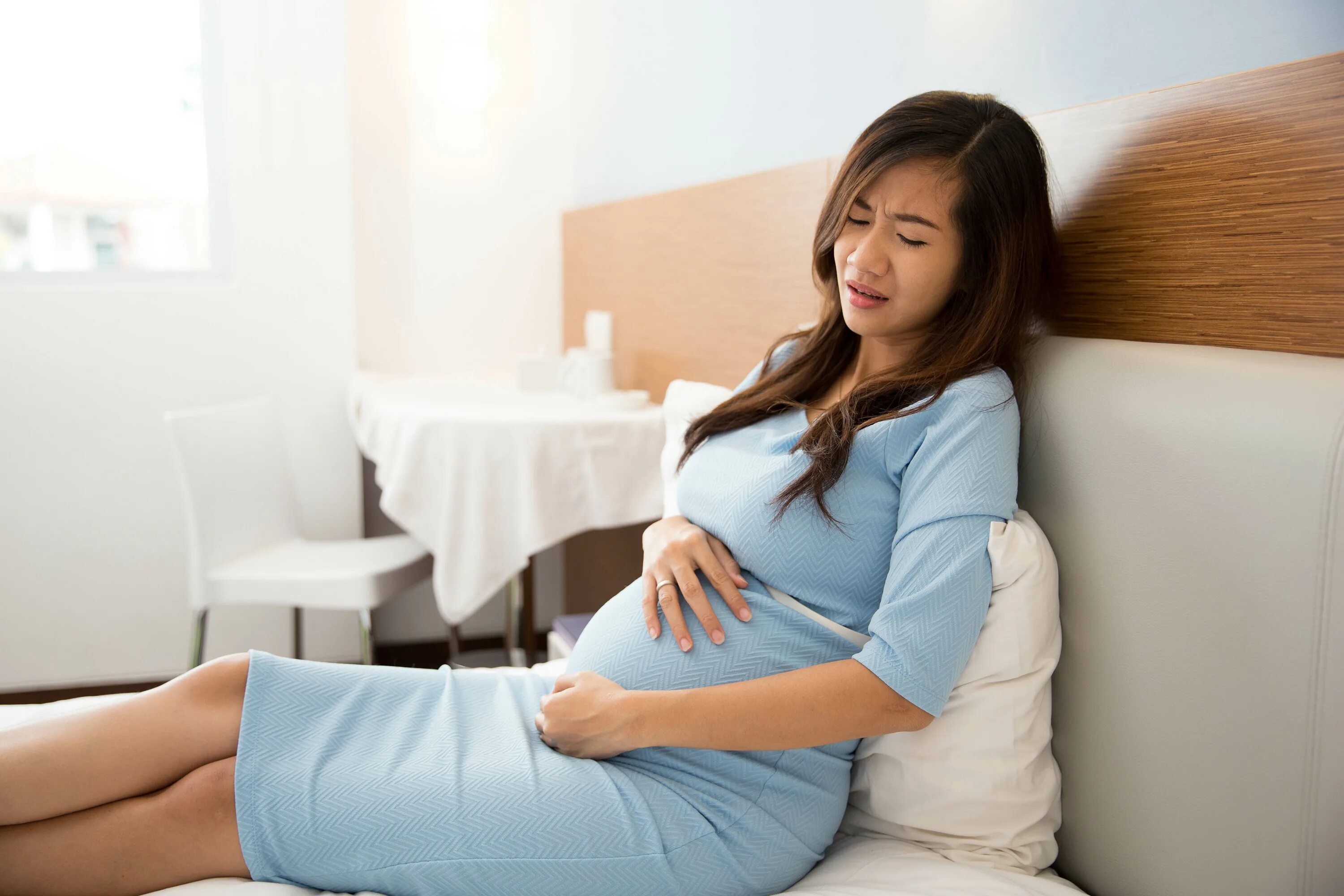 Ранняя беременность в домашних условиях. Беременные азиатки. Беременные женщины в Японии. Беременная азиатская девушка. Ранняя беременность.