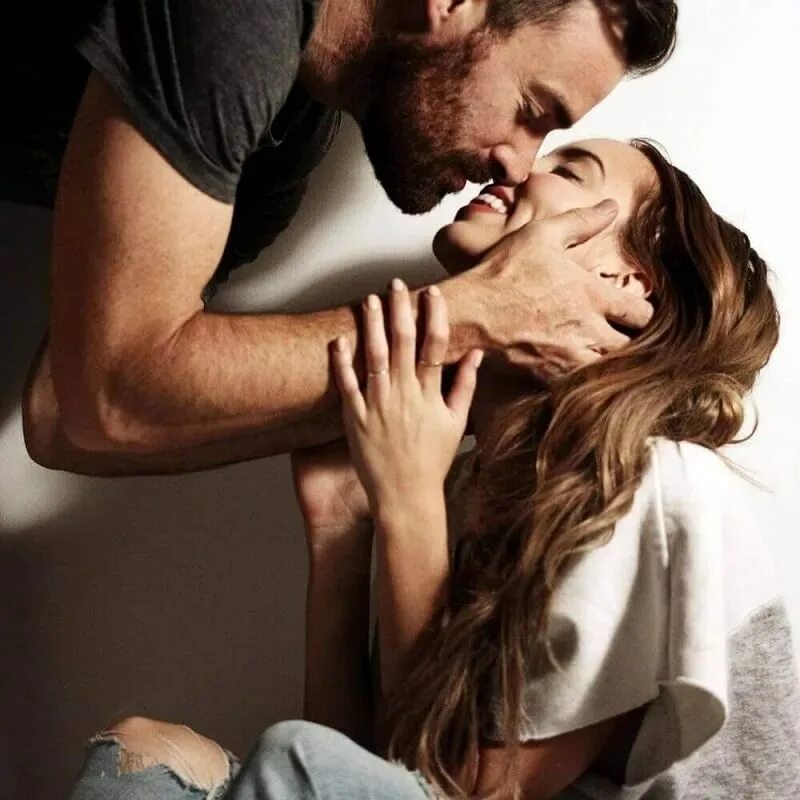 мужчина и женщина.