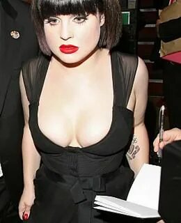 Kelly osbourne naked pictures.