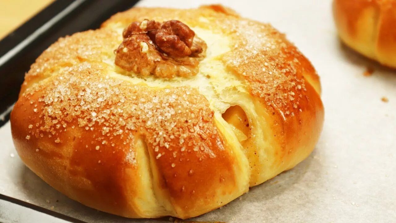 Булочки с яблоком и корицей (из дрожжевого теста): рецепт с фото