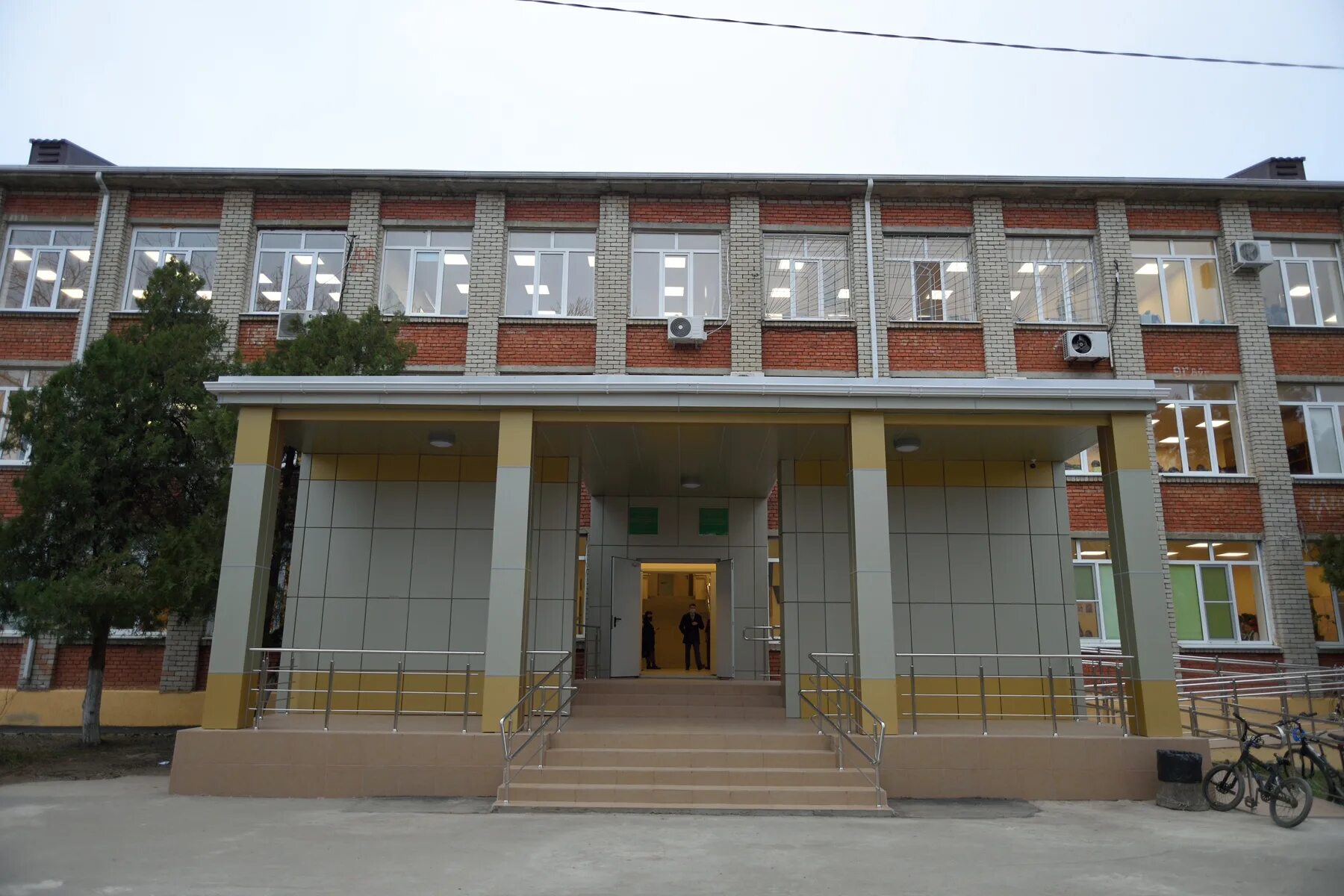 Школа номер 3 поселок яблоновский. Школа 5 яблоновский. Школа 3 поселок яблоновский. Школа 5 яблоновский. Адыгея яблоновский школа 15.