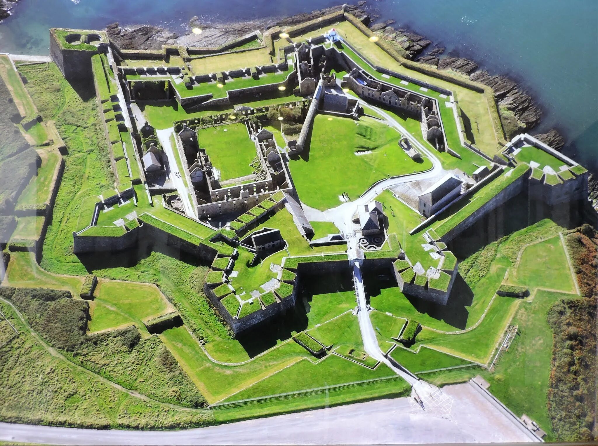 Форт Буртанж Нидерланды. Крепость Буртанж Нидерланды. Форт Элваш Португалия.