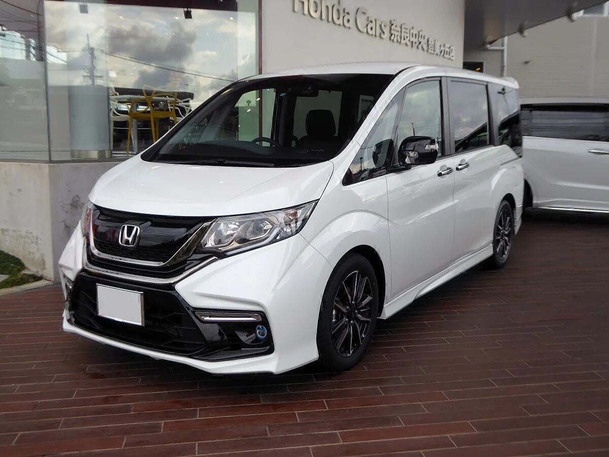 Тойота степвагон. Honda Stepwgn 2015. Honda Stepwgn modulo x. Honda Stepwgn 2018. Honda Stepwgn rp3 2015.