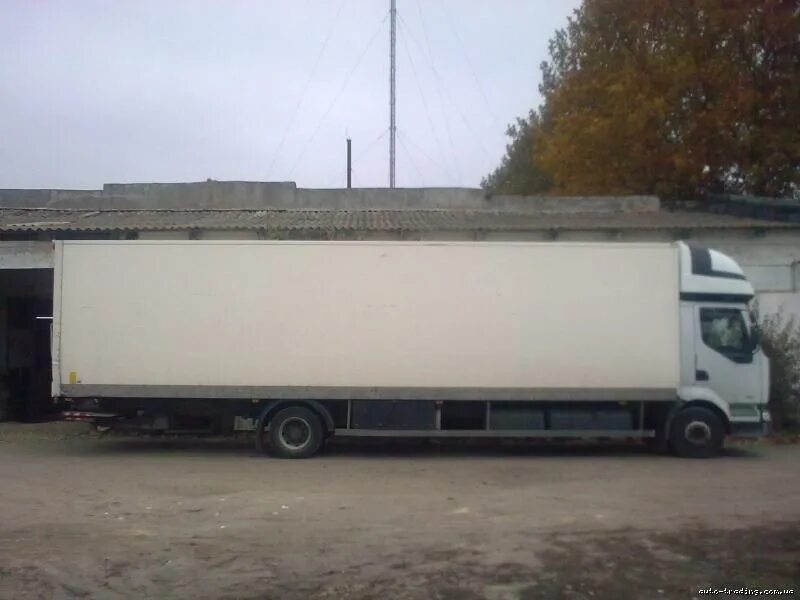 Бортовой автомобиль камаз 65117. Мерседес бенц axor. 9 10 тонны. 9 10 тонны. Кран консольно-поворотный 10 т.