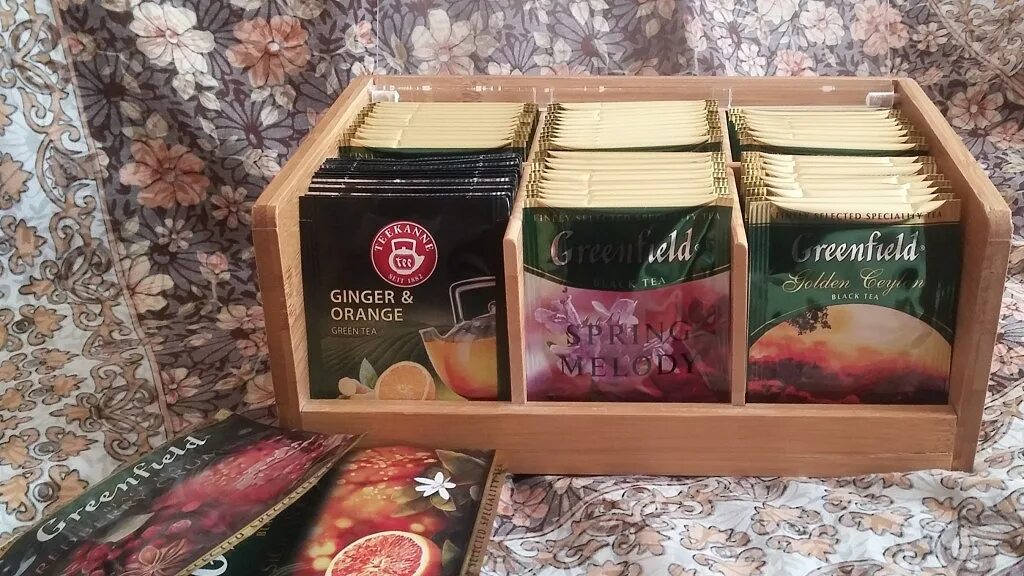 Где купить чай в пакетиках. Коробка для чая в пакетиках. Красивая коробка чая. Красивые коробочки чая. Подарочная коробка чая в пакетиках.