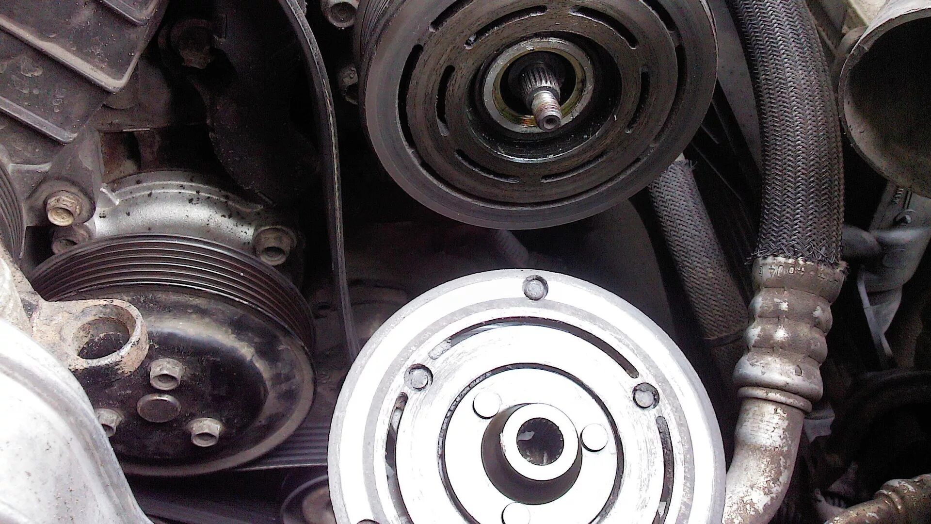 шкив кондиционера hyundai elantra j4. компрессор кондиционера 3uz. как поменять муфту компрессора кондиционера. демпферы для муфты компрессора кондиционера. как поменять муфту компрессора кондиционера.