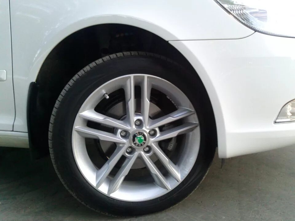 Купить резину на октавию. Колеса 225/ 50 r17 Skoda Octavia.