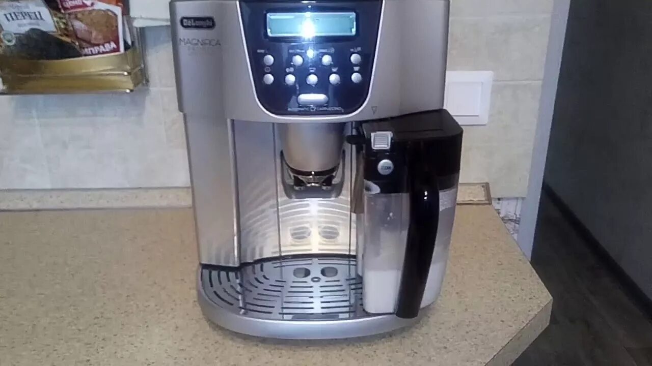 Первый запуск кофемашины delonghi magnifica evo. Кофемашина делонги магнифика эво. Magnifica start delonghi кофемашина как снять заварочный узел. Кофемашина delonghi magnifica 3000. Delonghi ecam 290.