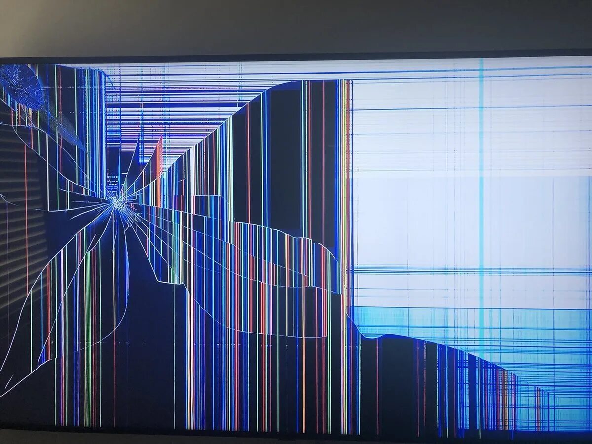 Разбитый экран телевизора ПРАНК. Разбитый монитор ПРАНК. Разбитая матрица. Имитация разбитого экрана. Картинка разбитого экрана на весь экран