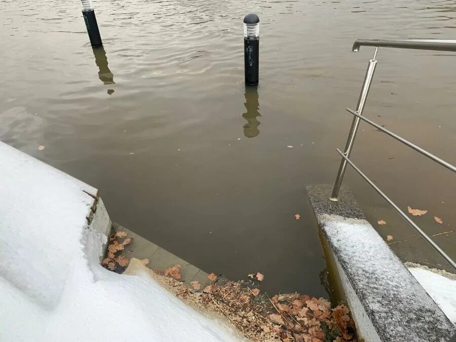 Сростки уровень воды сегодня. Выборг уровень воды. Уровень воды в Преголе в Калининграде сегодня. Калининградский водозабор р Преголя. Поднялся ли уровень воды в Преголи Калининград сегодняшний выпуск.