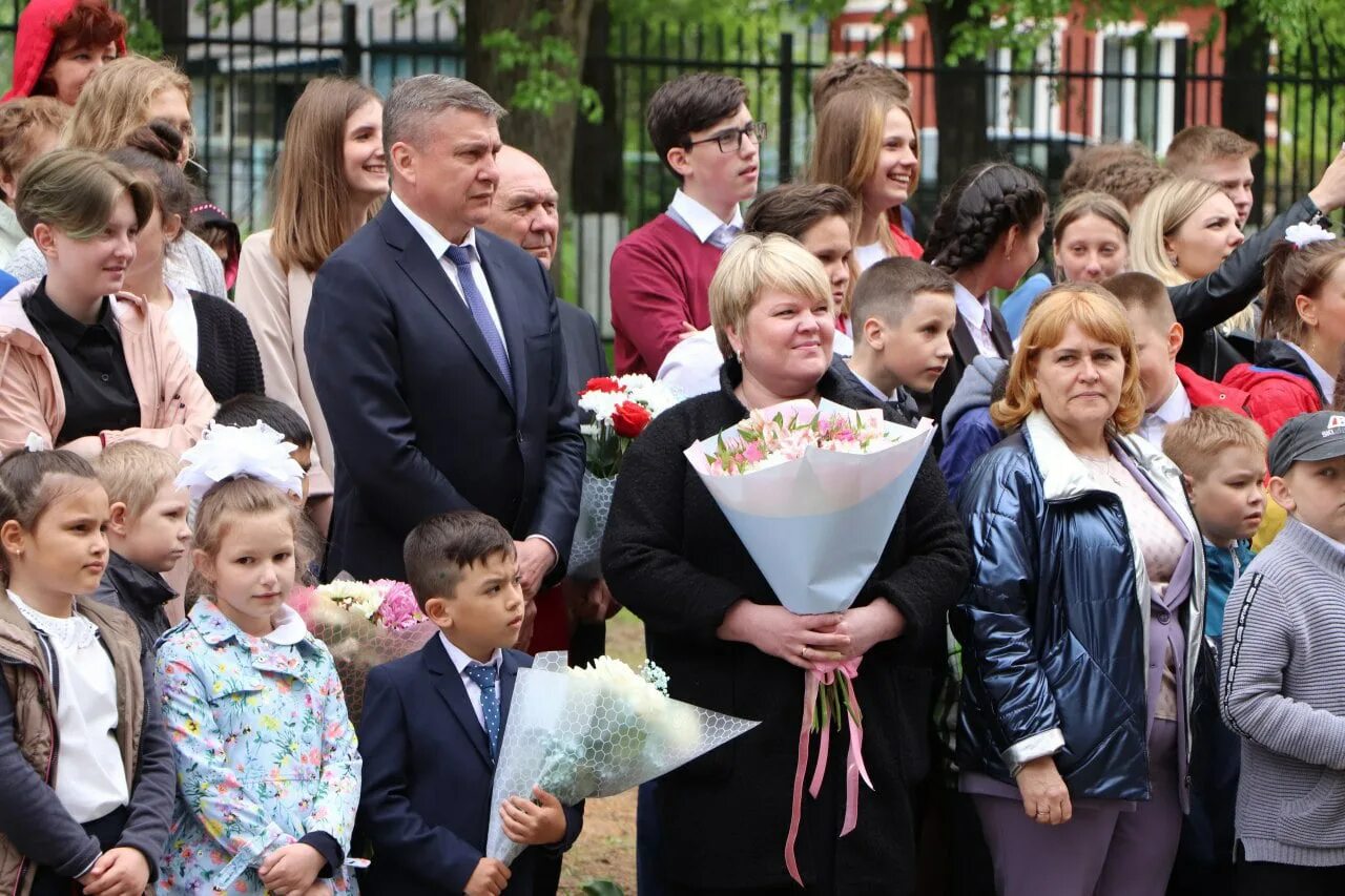 Сегодня начинается школа. Школа 3 Волоколамск. МОУ Волоколамская школа-интернат. Школа 2 Волоколамск. Ярополецкая школа Волоколамского.