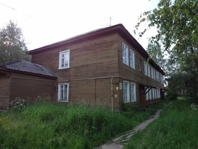 Вологда ул архангельская 3. Деревянный архангельск. Архангельск деревянные дома. Архангельск центр деревяшки. Северный лесной дом архангельск.