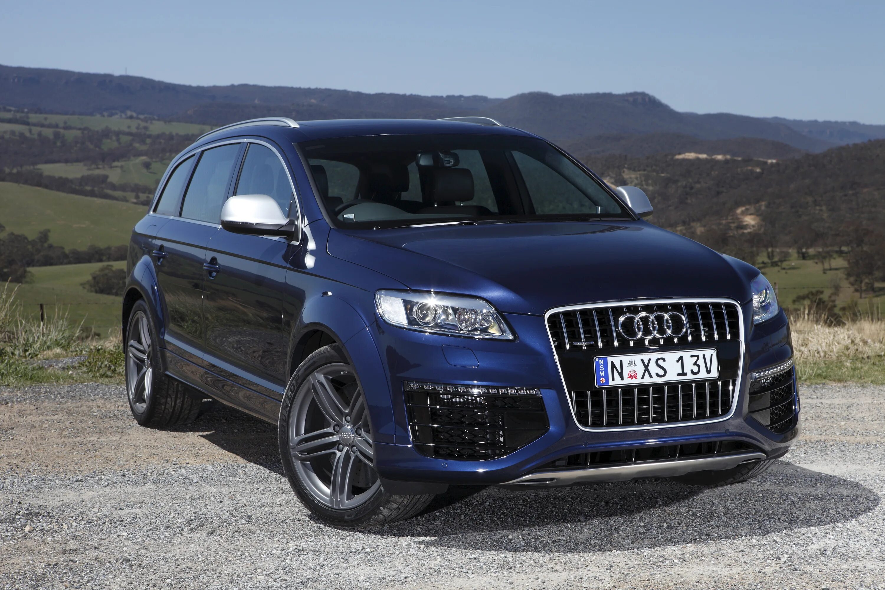 Купить й 7. Ауди q7. Ауди q7 quattro. Audi q7 v12. Audi q7 v12 TDI.