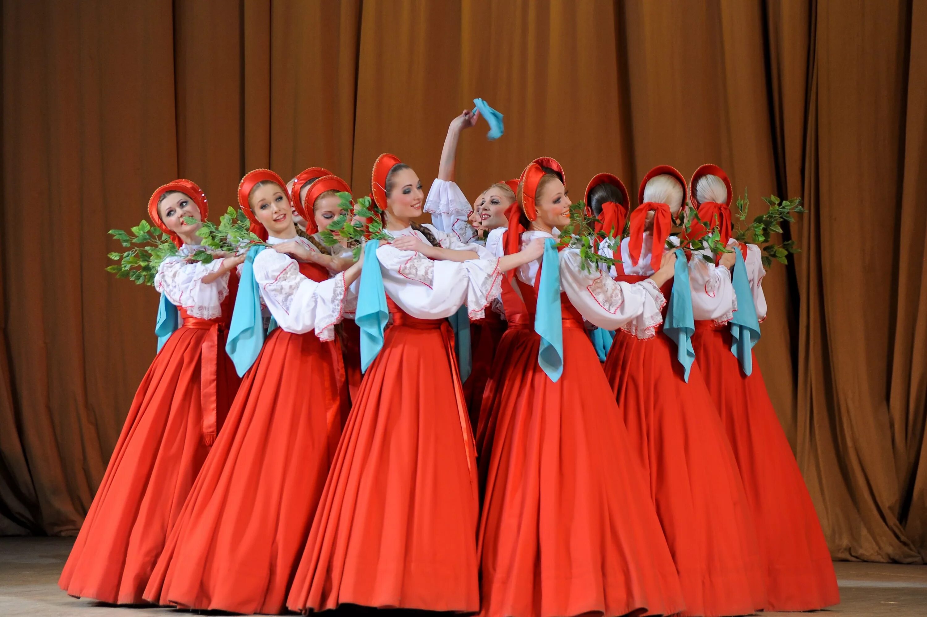 Русский ансамбль Березка. Хоровод ансамбль Березка хоровод. Народный ансамбль Березка. Русская пляска ансамбль Березка. Танец березка видео