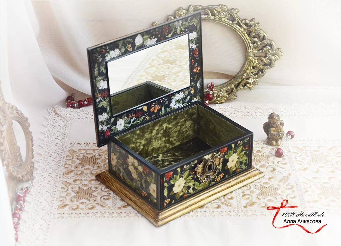 коробочка с зеркалом