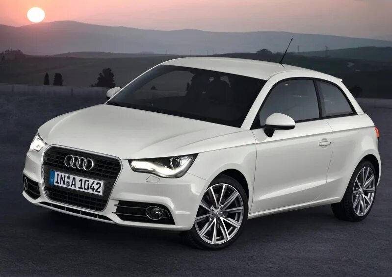 Ауди а1 хэтчбек. Audi a1 Sportback 2021. Audi a1 2015. Ауди а1 2008. Ауди 1 9 купить