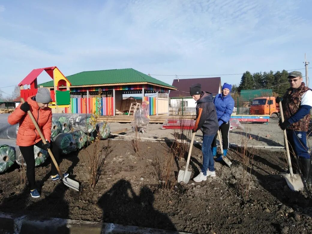 Погода в аи алтайского края. Село ая. Новый садик в селе Заречном. Новый садик в селе Дзержинское. Село ая Алтайский край.