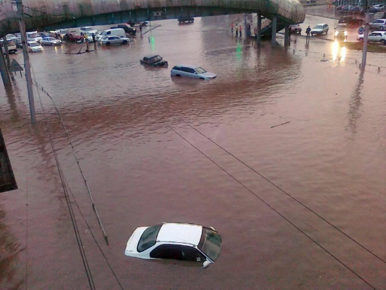 Ливень в Новосибирске. Затопило площадь труда Новосибирск. Потоп в Новосибирске. Затопления площади труда в Новосибирске.