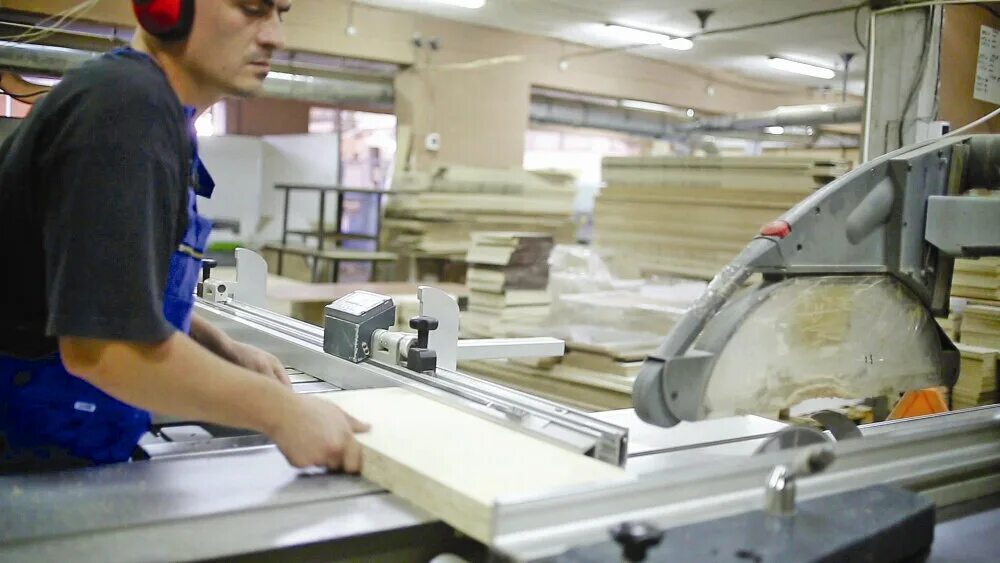 Вид деятельности производство мебели. Предприятия магазин продуктов. Направление деятельности магазина одежды. Презентация корпусной мебели. Волжская мебельная мануфактура ульяновск.